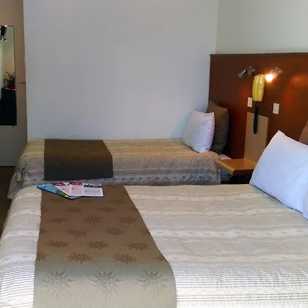 Hotel Adonis - Notre Dame De La Sarte