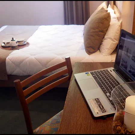 Hotel Adonis - Notre Dame De La Sarte