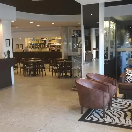 Notre Dame De La Sarte Hotel