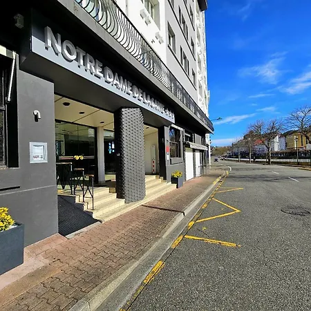 Hotel Adonis - Notre Dame De La Sarte