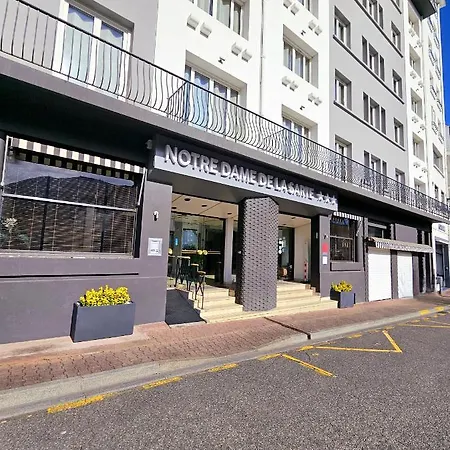 Hotel Adonis - Notre Dame De La Sarte