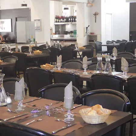 Adonis - Notre Dame De La Sarte Hotel Lurdy