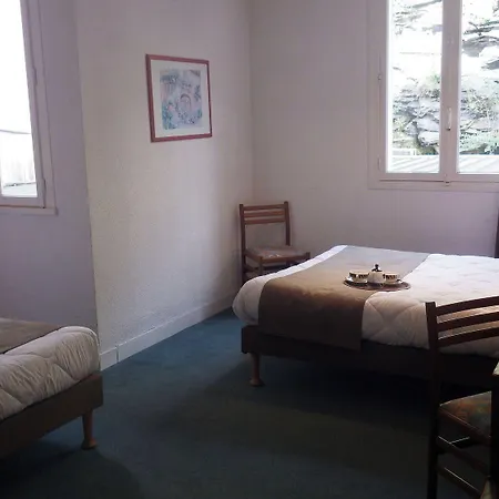 Adonis - Notre Dame De La Sarte Hotel 3*