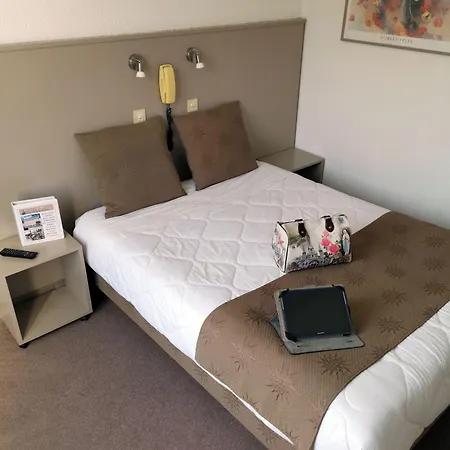 Hotel Adonis - Notre Dame De La Sarte 3*