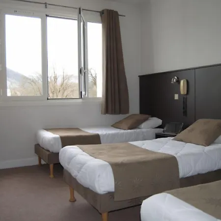 Adonis - Notre Dame De La Sarte Hotel