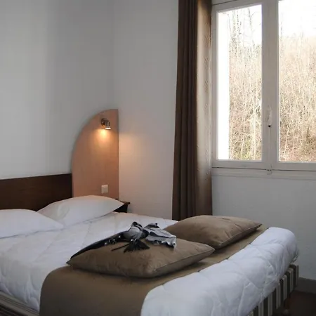 Hotel Adonis - Notre Dame De La Sarte 3*