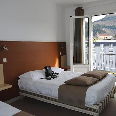 Hotel Adonis - Notre Dame De La Sarte
