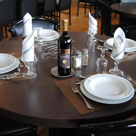 Notre Dame De La Sarte Hotel Lourdes