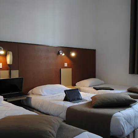 Adonis - Notre Dame De La Sarte Hotel 3*