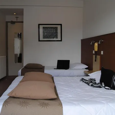 Hotel Notre Dame De La Sarte 3*