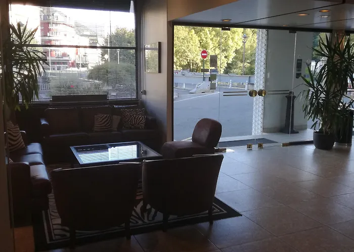 Hotel Adonis - Notre Dame De La Sarte