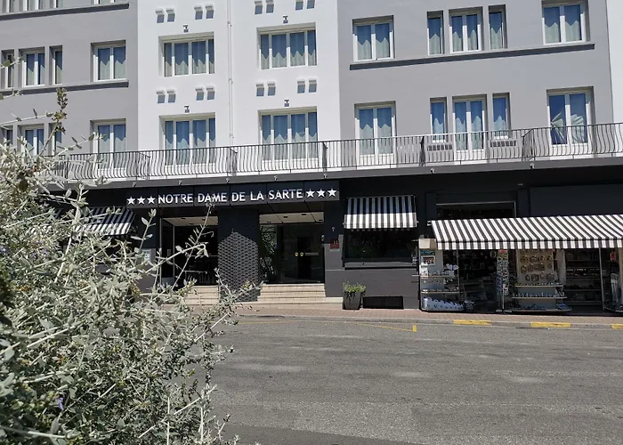 Adonis - Notre Dame De La Sarte Hotel 3*