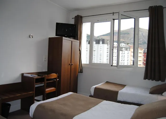 Hotel Adonis - Notre Dame De La Sarte