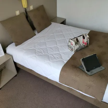 酒店 Adonis - Notre Dame De La Sarte 卢德