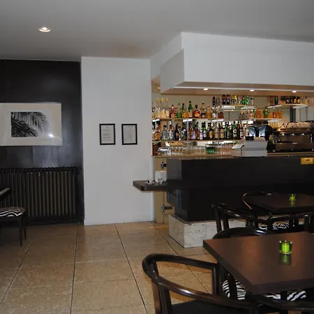 Adonis - Notre Dame De La Sarte Otel