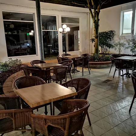 Otel Adonis - Notre Dame De La Sarte 3*