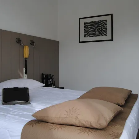 Adonis - Notre Dame De La Sarte Otel